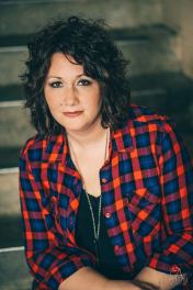 Author Jaime Jo Wright visits the Authors' Open House at https://teresatysinger.com to talk about perspective as a mom and writer.